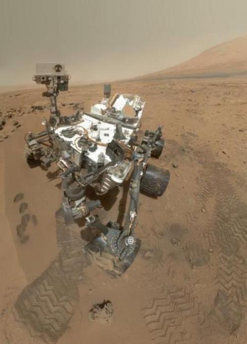 NASA Mars Rover Curiosity Finds Water in First Sample of Planet Surface