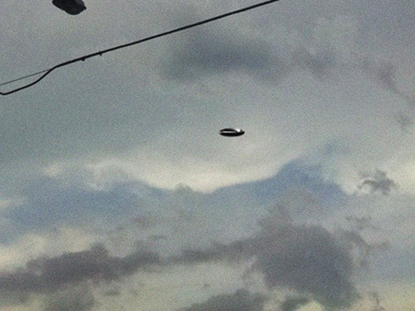 Wooloowin, Queensland, Australia UFO photo. (Credit: Brisbane UFO Sightings Facebook page)