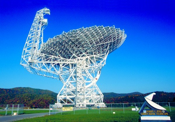 The National Science Foundation's Green Bank Telescope operated by the National Radio Astronomy Observatory. Credit: NRAO/AUI/NSF