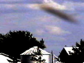 UFO Heading for Cave Under farm-field  in Finley,Ohio