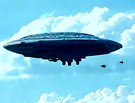 UFO/UAP with fighter Aircraft Behind